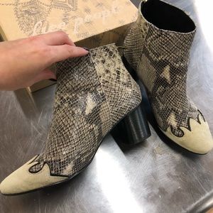 Free People - Adele - Size 39 ankle bootie